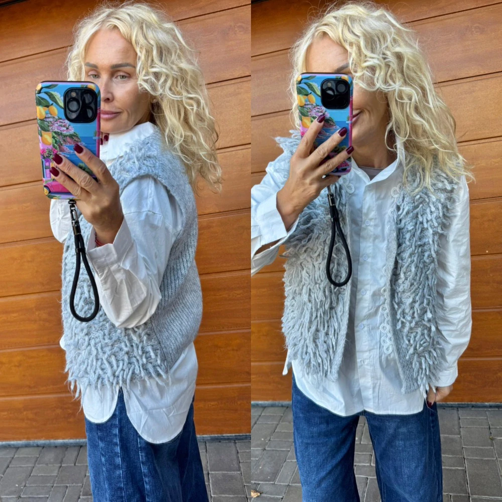 PLETENÁ VESTA ŠEDÁ