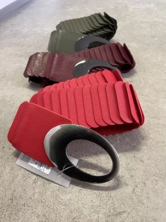 PRUŽNÝ PÁSEK ČERVENÝ