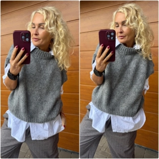 PLETENÁ VESTA ŠEDÁ 