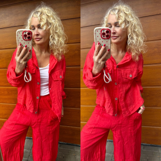 LNĚNÁ BUNDA ČERVENÁ s KAPUCÍ 